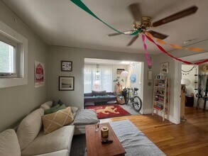 16 Corinthian Rd, Unit 2 in Somerville, MA - Building Photo - Building Photo