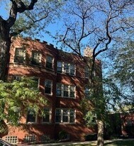 2102-2104 E 82nd St in Chicago, IL - Building Photo