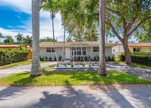 1109 N 13th Ct in Hollywood, FL - Foto de edificio - Building Photo