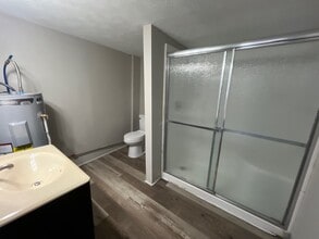 402 N Highland Ave, Unit B in Jackson, TN - Building Photo - Building Photo