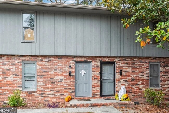 1071 Oakland Ave SE, Unit C in Conyers, GA - Foto de edificio - Building Photo