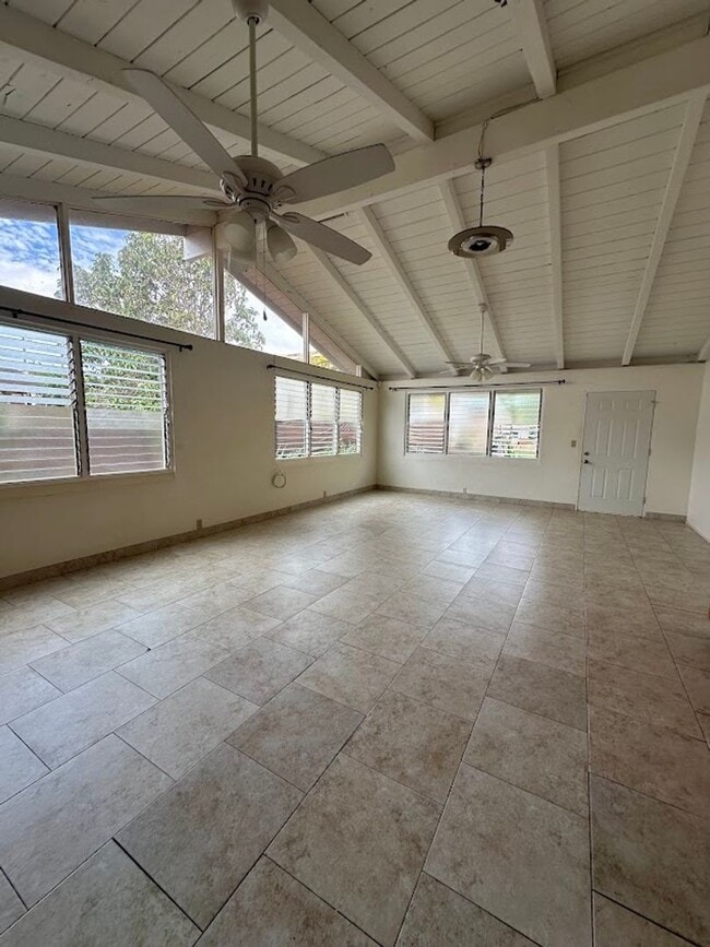 1026 Kaweloka St in Pearl City, HI - Building Photo - Building Photo