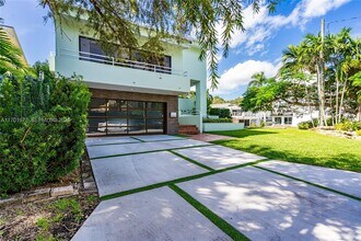 3520 Rockerman Rd in Miami, FL - Foto de edificio - Building Photo