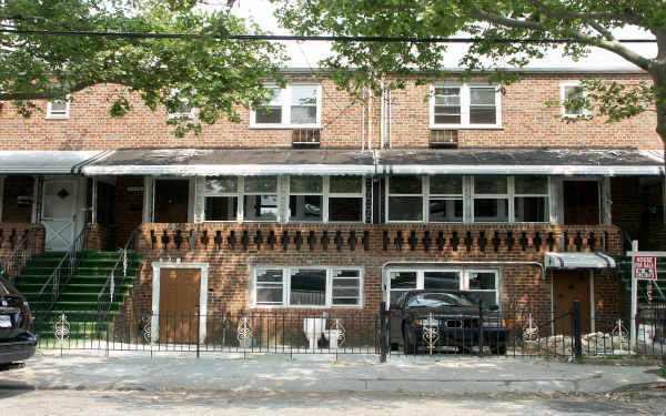 1249-1253 E 55th St in Brooklyn, NY - Foto de edificio