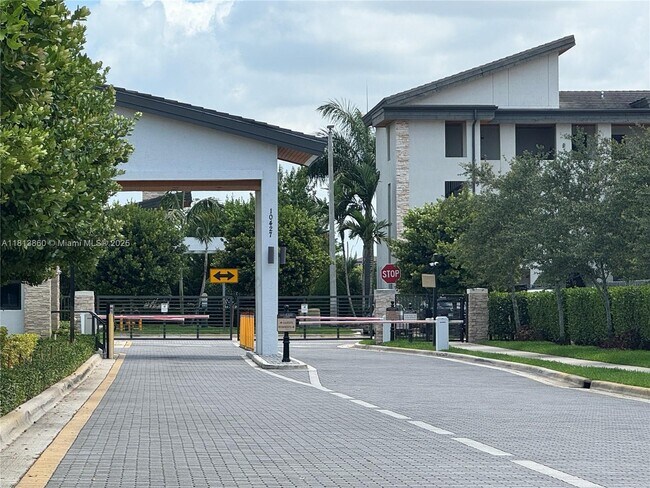 10419 NW 82nd St in Doral, FL - Building Photo - Building Photo