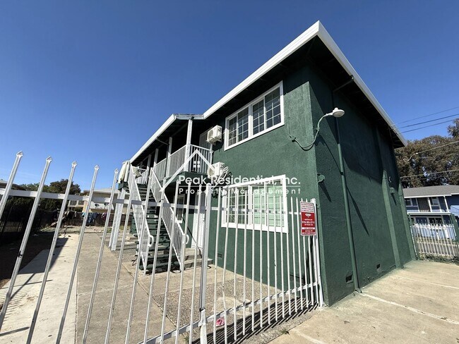 property at 3915 43rd Ave