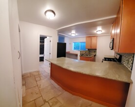 4429 S Centinela Ave, Unit 1/2 in Los Angeles, CA - Foto de edificio - Building Photo
