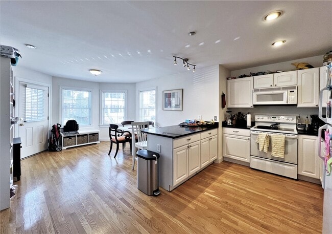86 Pearson Ave, Unit 1