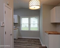 498 Hemlock Dr photo'