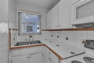 210 Fontainebleau Blvd in Miami, FL - Building Photo - Building Photo