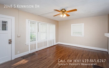2048 S Kennison Dr in Toledo, OH - Building Photo - Building Photo