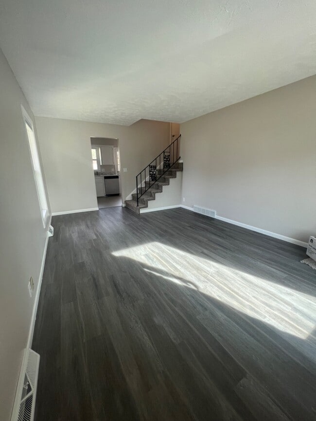 property at 11226 Roxbury Dr
