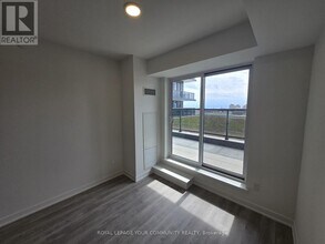 5105-5105 Hurontario St in Mississauga, ON - Building Photo - Building Photo