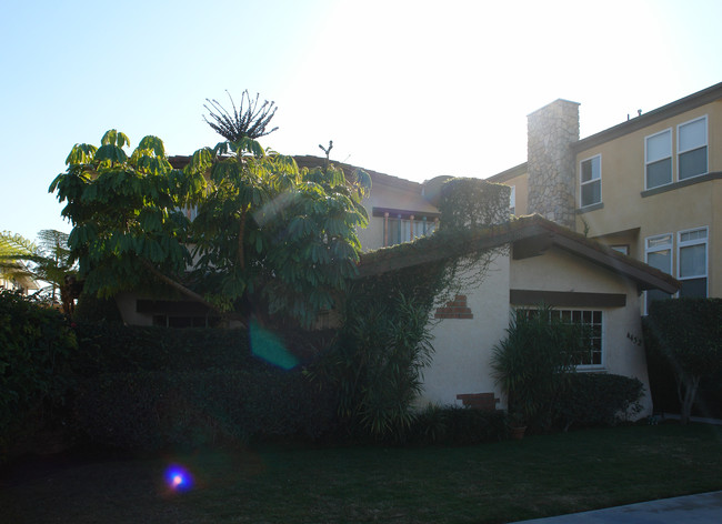 4452 Green Ave in Los Alamitos, CA - Foto de edificio - Building Photo