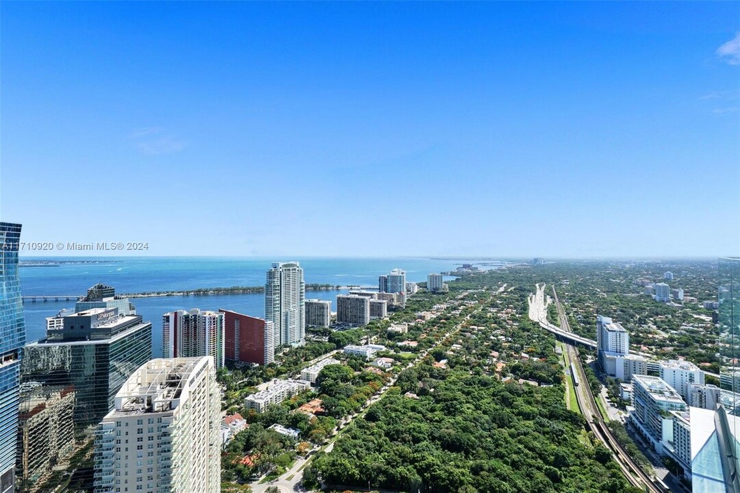 1300 S Miami Ave, Unit 2206 in Miami, FL - Building Photo