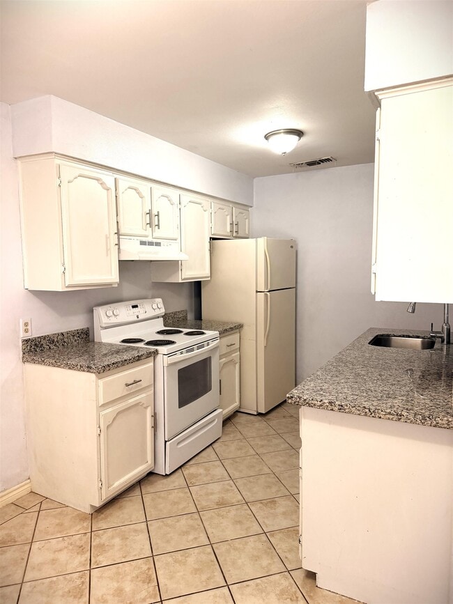 5302 Springfield Ave in Laredo, TX - Building Photo - Building Photo