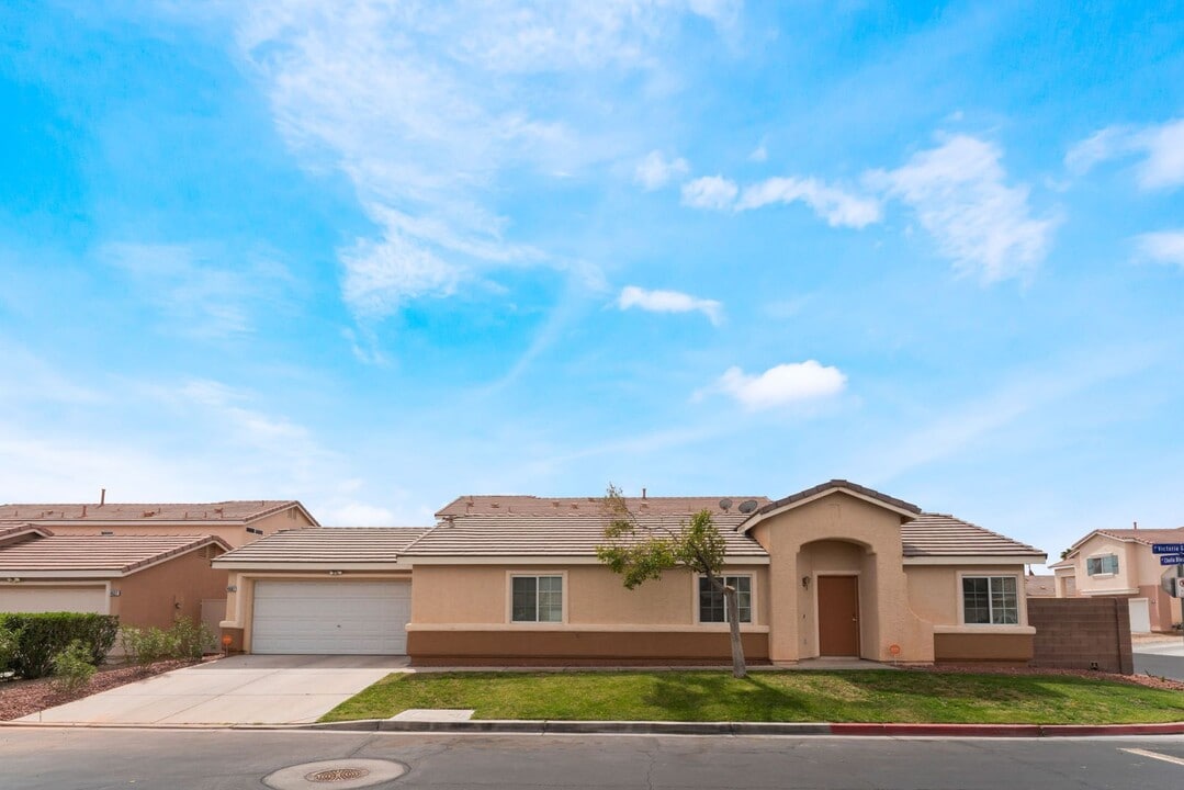 4607 Victoria Garden Ave in North Las Vegas, NV - Building Photo