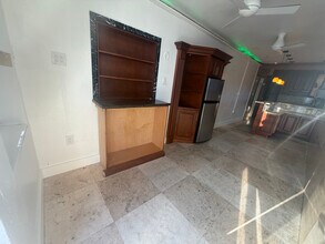 6XXX Dawson St in Hollywood, FL - Foto de edificio - Building Photo