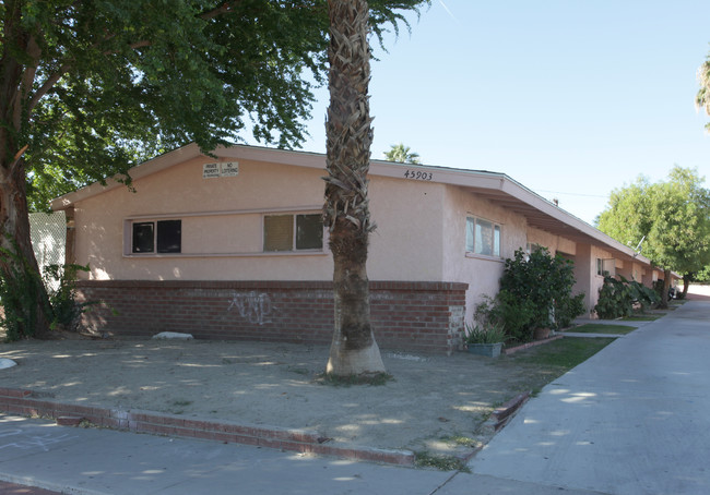 45901-45903 Deglet Noor St in Indio, CA - Building Photo - Building Photo