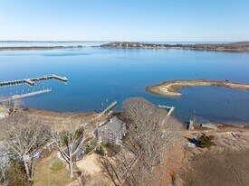 56 N Cartwright Rd in Shelter Island, NY - Building Photo