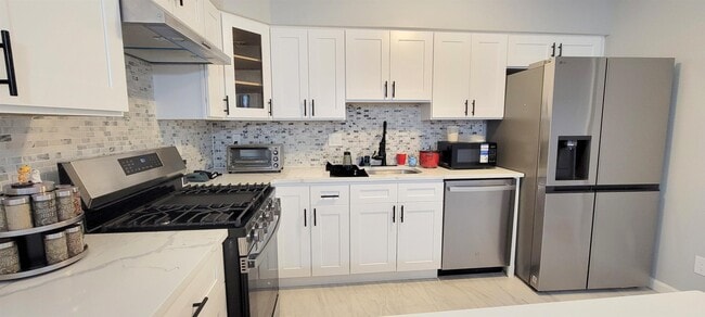 11-13-13 Wallis Ave in Jersey City, NJ - Building Photo - Building Photo