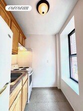 31 Oliver St in New York, NY - Building Photo - Building Photo