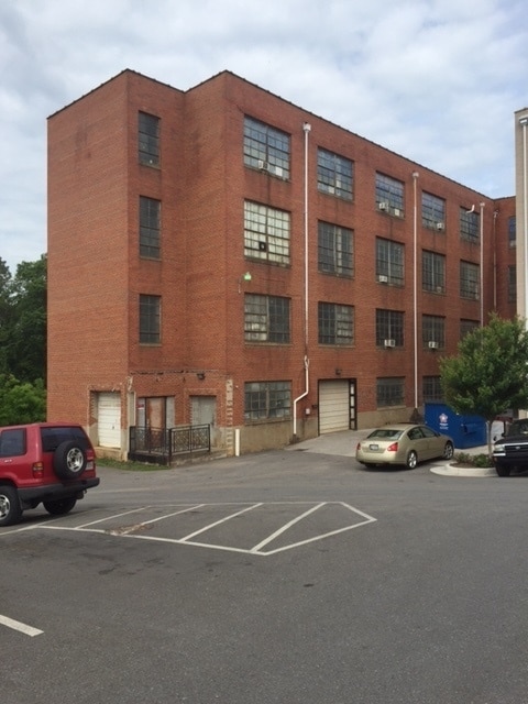 Jobbers Overall in Lynchburg, VA - Building Photo