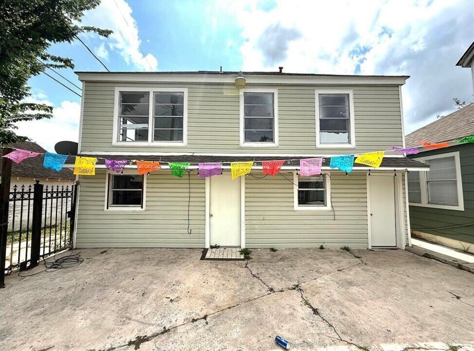 106 Hanover St in Houston, TX - Building Photo