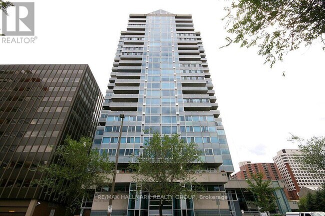 160-160 George St in Ottawa, ON - Building Photo - Building Photo