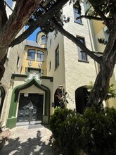 2747 Haste Street in Berkeley, CA - Foto de edificio - Building Photo