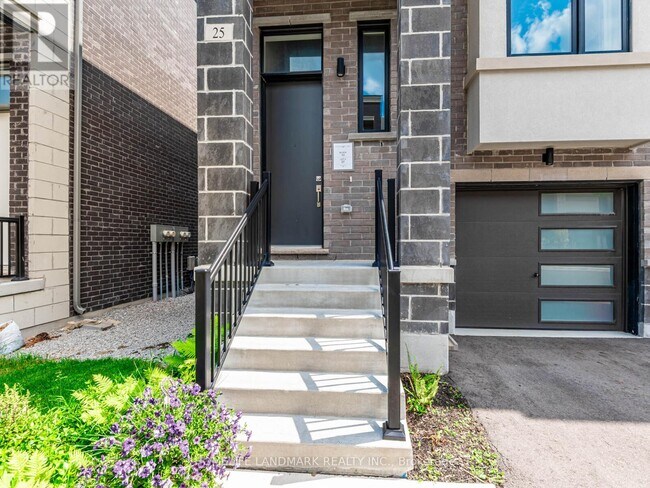 25 Origin Wy in Vaughan, ON - Building Photo - Building Photo