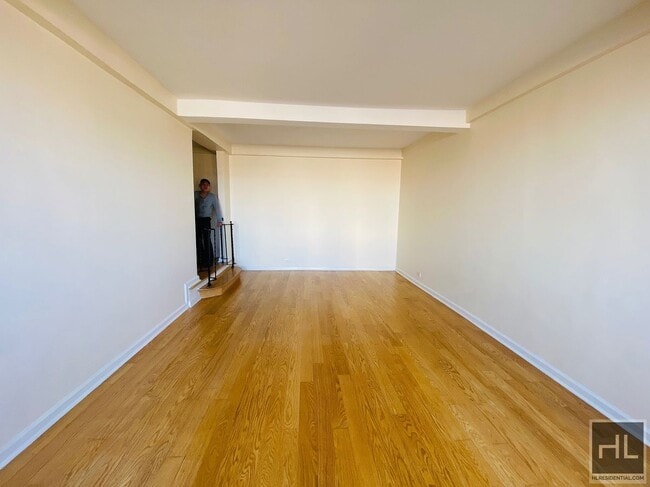 GRAND CONCOURSE in Bronx, NY - Building Photo - Building Photo