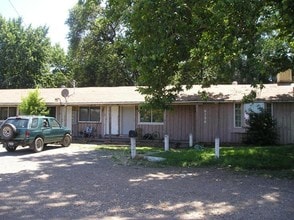 6156 Parallel Rd in Anderson, CA - Building Photo - Building Photo