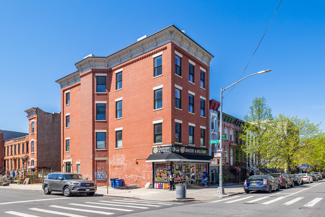 228 Lewis Ave in Brooklyn, NY - Building Photo