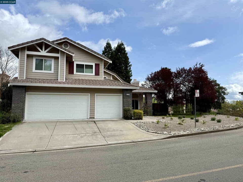 600 Bourne Ct in Danville, CA - Building Photo