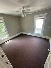 1383 W Main St in Decatur, IL - Foto de edificio - Building Photo