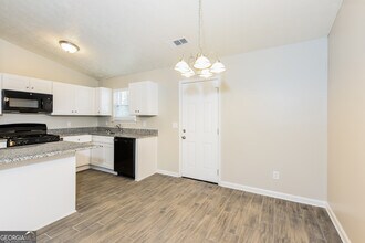 5437 Mallard Trail in Lithonia, GA - Building Photo - Building Photo