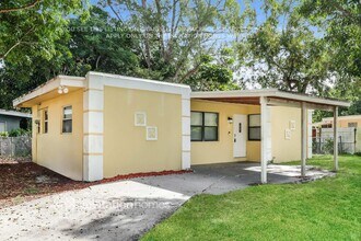41 Sioux Ln in Atlantis, FL - Foto de edificio - Building Photo