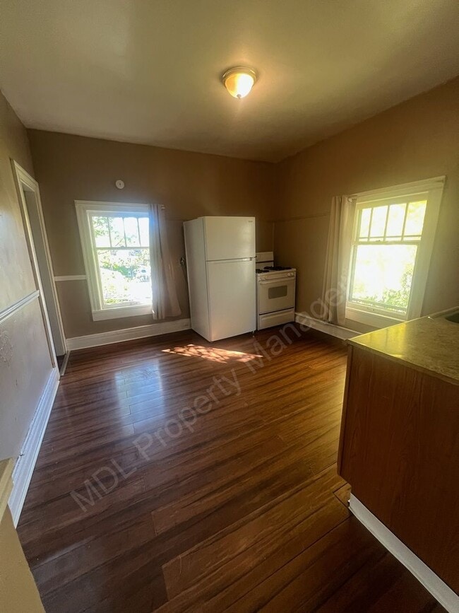 property at 707 N Woodbridge St