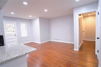 1977 Dodson Dr SW in Atlanta, GA - Building Photo - Building Photo