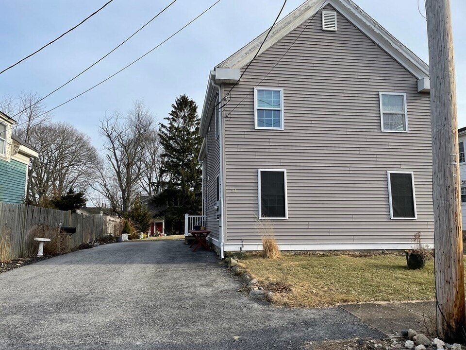 51 N Putnam St-Unit -1 in Danvers, MA - Building Photo