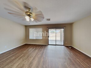 7926 N 54th Dr in Glendale, AZ - Foto de edificio - Building Photo