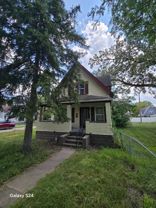 property at 1239 Norwood Ave