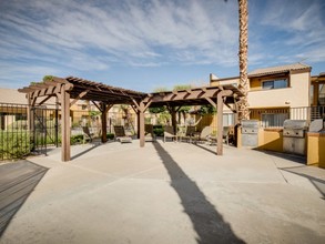 Bay Bridge Apartments in Las Vegas, NV - Building Photo - Building Photo