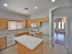 8336 W Pontiac Dr in Peoria, AZ - Building Photo - Building Photo