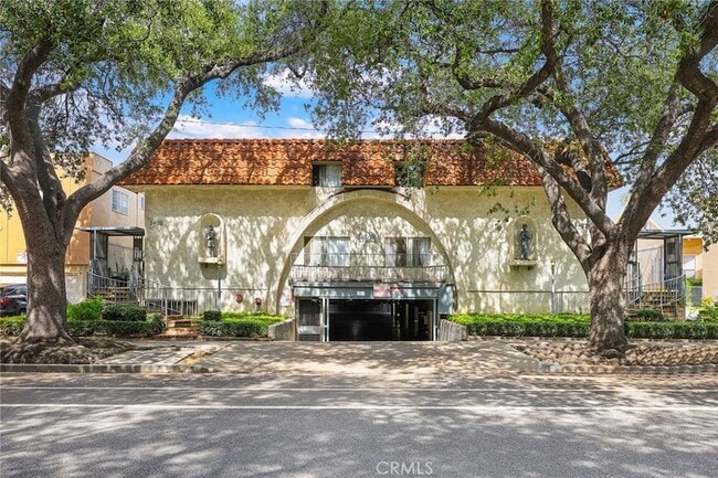 property at 333 Riverdale Dr