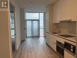 8 Interchange Wy in Vaughan, ON - Building Photo - Building Photo