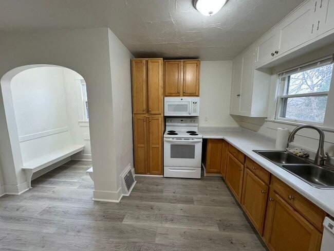 property at 708 Jefferson St