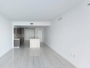 3131 NE 7th Ave, Unit 4102 in Miami, FL - Foto de edificio - Building Photo