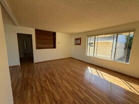 4800 Williamsburg Ln, Unit 225 in La Mesa, CA - Building Photo